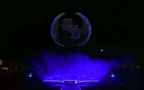 Inauguraci�n ASU2025, espect�culo de drones.