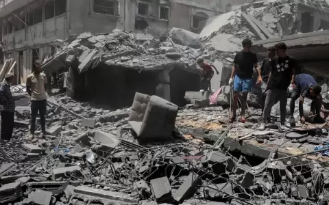 Poco antes de morir Anas al Sharif inform� de los bombardeos en su redes sociales y dijo que "Si esta locura no termina, Gaza quedar� reducida a ruina