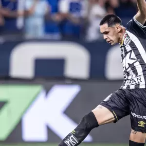 Gustavo Caballero anota sobre la hora y le da la victoria a Santos