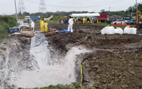 Eliminan qu�micos incautados al narcotr�fico.