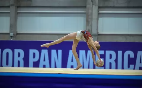 La peque�a gimnasta que cautiv� los corazones del Pabell�n Nacional