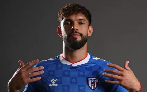 Sunderland oficializa a Omar Alderete
