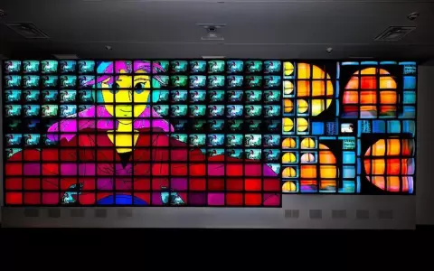 Nam June Paik, Megatron/Matrix (1995).