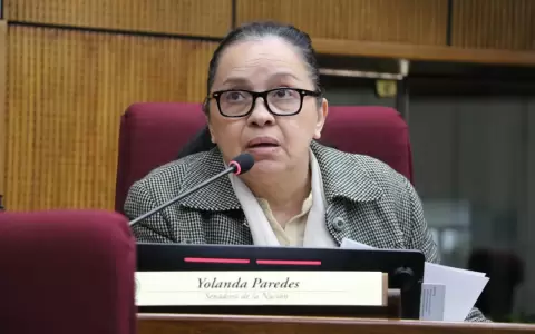 Yolanda Paredes, senadora.