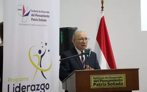 Director del Instituto, Jos� Altamirano.