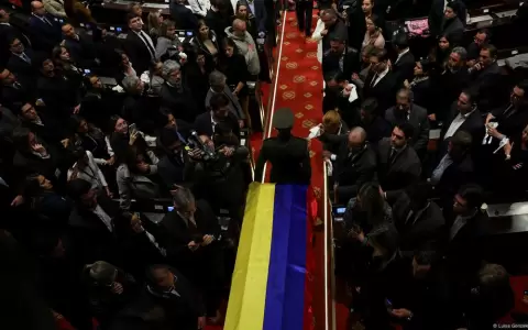 El f�retro con los restos del senador Miguel Uribe Turbay fue puesto en capilla ardiente en el Congreso de Colombia, en Bogot�.