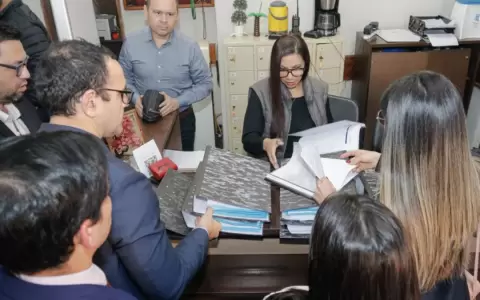 Entrega de documentos y biblioratos a la C�mara de Diputados.