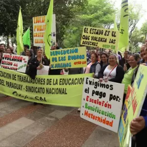 Docentes confirman paro nacional de 48 horas para exigir mayor reajuste salarial