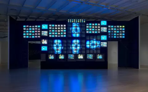 Nam June Paik, "Fin de Si�cle II" (1989).