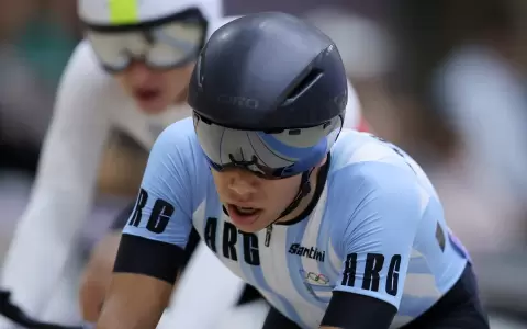 Santiago Gru�eiro vuela en el �mnium de ASU2025 y da oro a Argentina