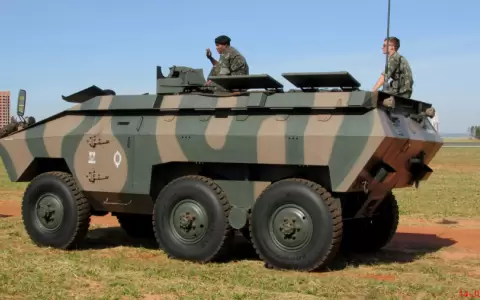 Brasil dona 20 blindados Urutu al Ej�rcito Paraguayo para reforzar cooperaci�n militar