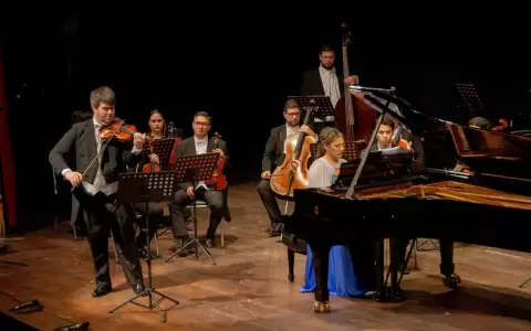 Orquesta de C�mara Municipal de Asunci�n.