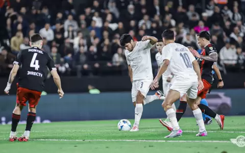 Los n�meros de la gran actuaci�n de Robert Rojas ante River Plate