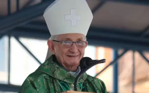 Monse�or Claudio Gim�nez.