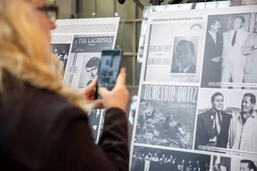 Muestra homenaje a Demetrio Ortiz.