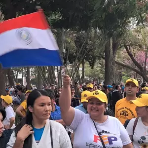Docentes cumplen segundo d�a de paro y advierten sobre reforma previsional