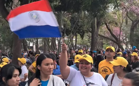 Los docentes del pa�s marchan por sus derechos en el segundo d�a del paro.