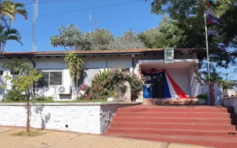 Sede de la Comisar�a 16 de Lambar�.