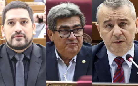 Mauricio Esp�nola, Roberto Gonz�lez y Dani Centuri�n.