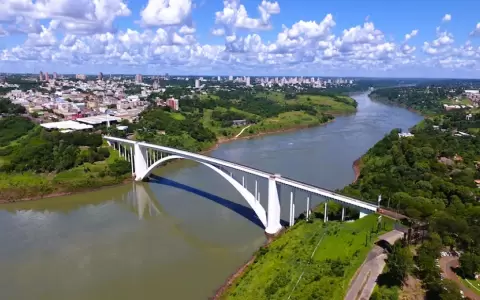 Puente de la Amistad.