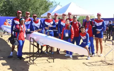 Cubanos.