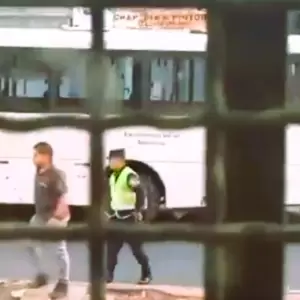 Video: Roce de veh�culos deriv� en disparos frente al Colegio Cristo Rey