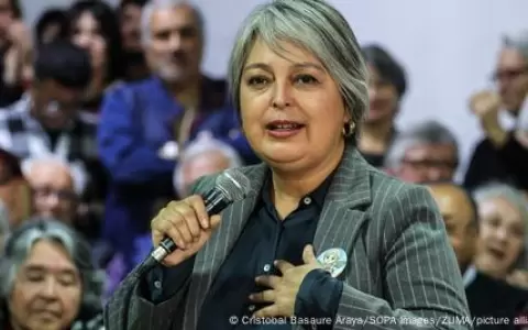 La candidata oficialista Jeannette Jara.
