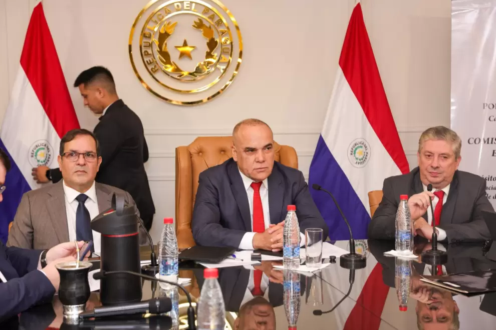 Reuni�n con ministros del TSJE en el Senado.
