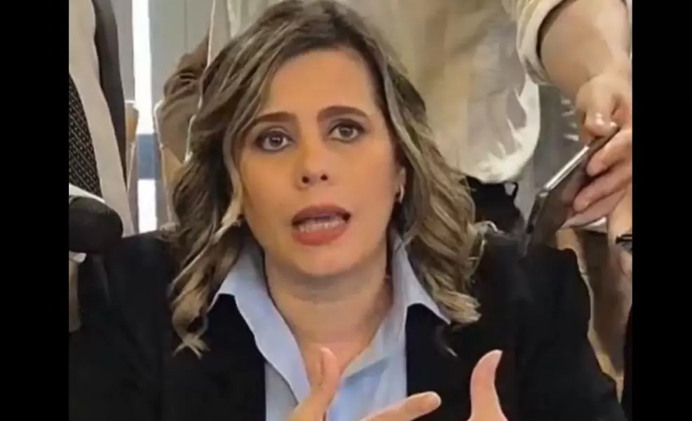 Conferencia de prensa de Kattya Gonz�lez.