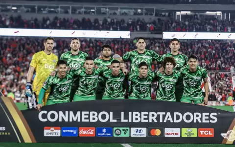 Un digno Libertad cae de pie en el Monumental