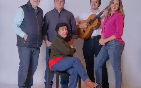 Pablo Ardissone, Jos� Antonio Galeano, Nicol�s Roig Gonz�lez, Kattya Gonz�lez y Margarita Ir�n.