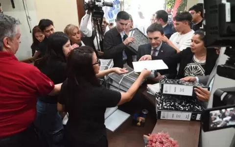 Interventor Carlos Pereira.