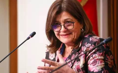 Senadora Blanca Ovelar.