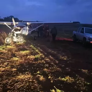Incautan avioneta boliviana y detienen a cuatro personas en Santan�