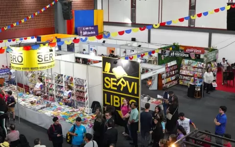 Libroferia de Encarnaci�n en la UNAE. Edici�n anterior.