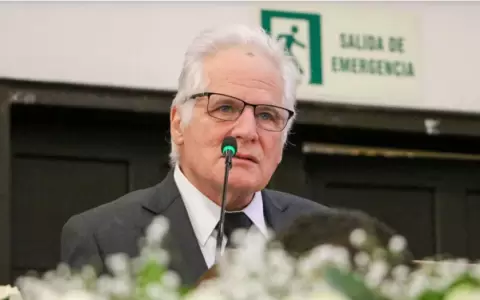Miguel Uribe Londo�o.