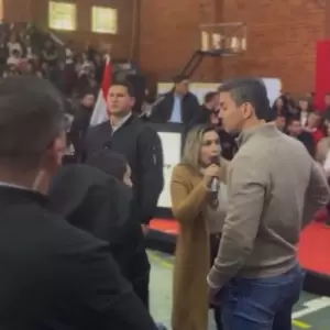 Esperanza Martínez acusa a Peña de "intolerante" y lo llama "presidente de los videítos falsos"
