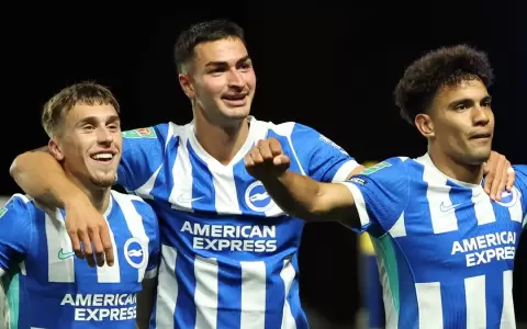 Diego G�mez anota en goleada de Brighton