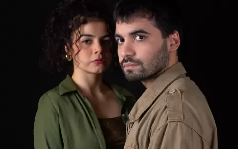"Ella sigue ac�" dirigida por Gerardo B�ez.