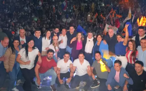 Daniel Mujica lanz� su candidatura.