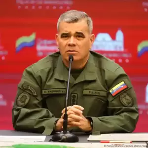 Chavismo dice que luchar� si EEUU "pone un pie" en Venezuela