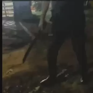 Video: Atacó a su vecino con un machetillo por no bajar el volumen de la música