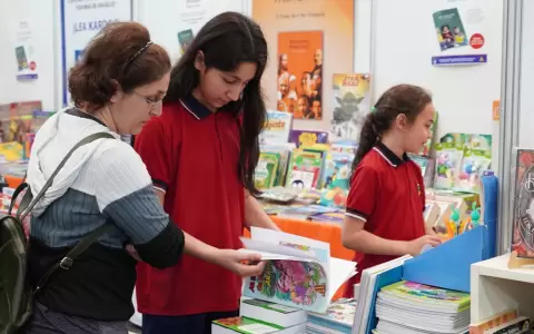 Libroferia Encarnaci�n. Edici�n anterior. Cortes�a