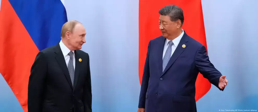 Vladimir Putin y Xi Jinping. Foto: Suo Takekuma/AP Photo/picture alliance/DW