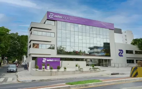 Fachada Zeta Banco.