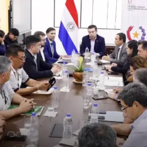 Choferes levantan huelga y seguirá diálogo sobre reforma del transporte público