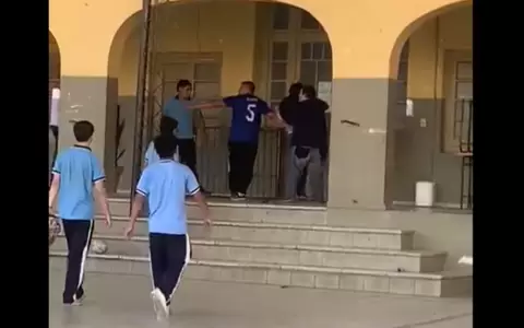 Amenaza con un cuchillo en colegio.