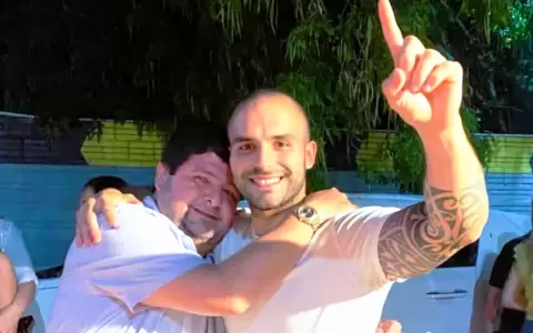 Carlos Ram�n Serv�n Rocholl junto a su padre, el concejal luque�o Ram�n Serv�n.