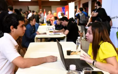 Enrique L�pez Arce anunci� nuevas oportunidades laborales con mejores salarios en CDE.
