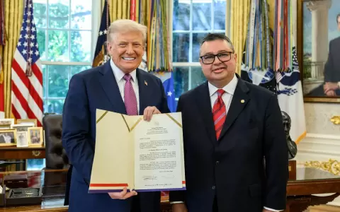 Donald Trump y Gustavo Leite.